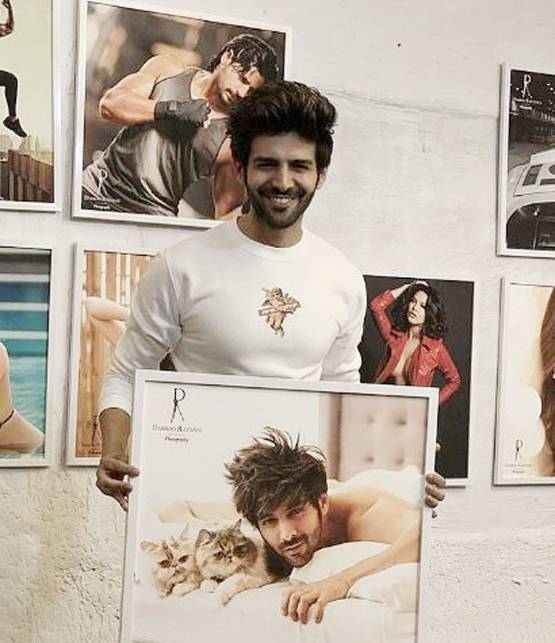 डब्बू रतनानी कैलेंडर 2019: ऐश्वर्या-जाह्नवी का ग्लैमरस लुक