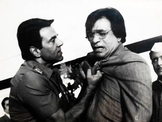 हरफनमौला कादर खान के 8 फिल्मी किरदार, वायरल हैं ये तस्वीरें