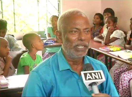 चाय बेचकर गरीब बच्चों के लिए खोला स्कूल, अब मिलेगा पद्मश्री