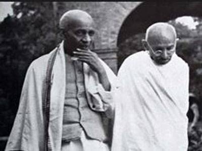 महात्मा गांधी को गोली मारने से पहले गोडसे बोला था- नमस्ते बापू