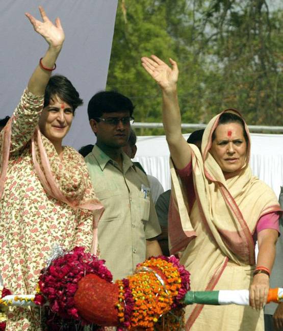 Priyanka Gandhi: पर्दे के पीछे रहकर निभाती हैं गेम चेंजर का रोल