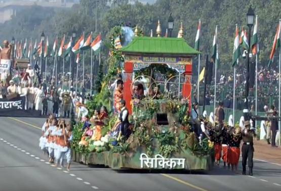 राजपथ पर पहली बार असम राइफल की महिला टुकड़ी ने की परेड