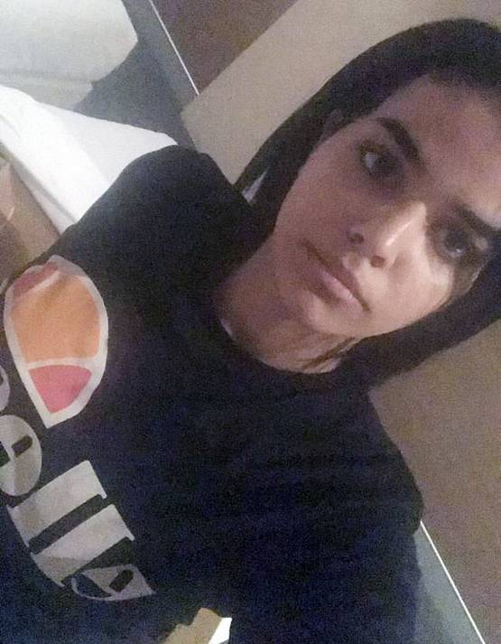 लड़की ने इस्लाम छोड़ा, होटल में हुई बंद, 'घर वाले ले सकते हैं जान'