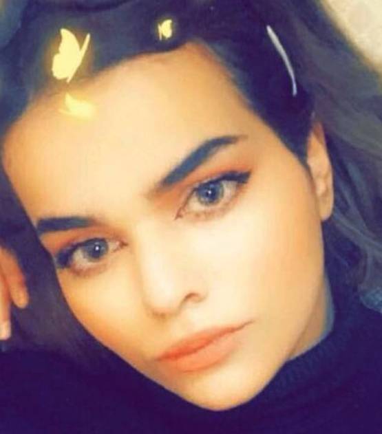 लड़की ने इस्लाम छोड़ा, होटल में हुई बंद, 'घर वाले ले सकते हैं जान'