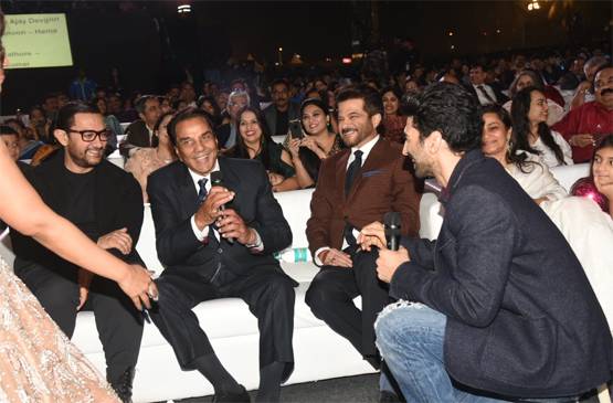 Umang 2019 अवॉर्ड में पहुंचे स्टार्स, यूं हुआ वेलकम