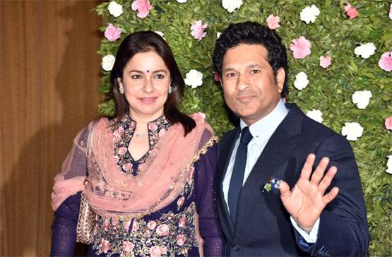 राज ठाकरे के बेटे अमित की शादी में पहुंचे ये सेलेब्स, PHOTOS