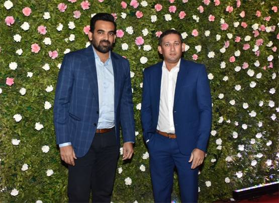 राज ठाकरे के बेटे अमित की शादी में पहुंचे ये सेलेब्स, PHOTOS
