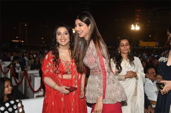 Umang 2019 अवॉर्ड में पहुंचे स्टार्स, यूं हुआ वेलकम