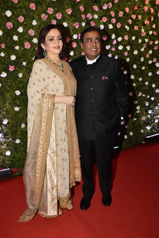 राज ठाकरे के बेटे अमित की शादी में पहुंचे ये सेलेब्स, PHOTOS