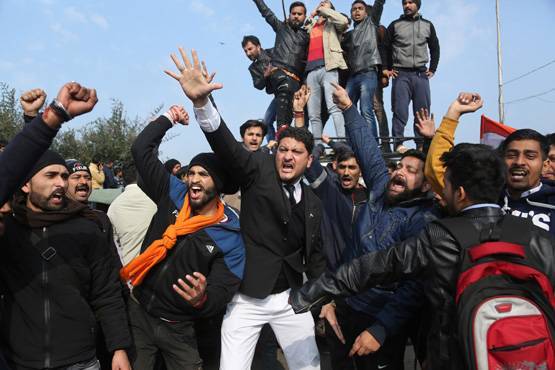 बच्ची ने नहीं मनाया बर्थडे, आर्मी फंड में दिए पार्टी के पैसे