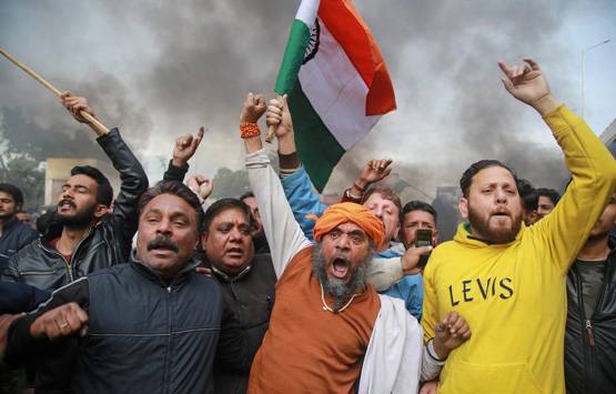 PHOTO: पुलवामा से गुस्से में देश, शहीदों के परिवार में मातम