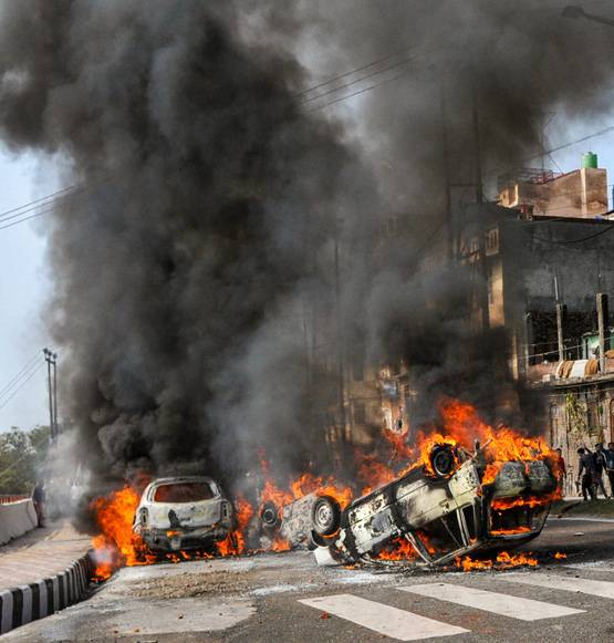 PHOTO: पुलवामा से गुस्से में देश, शहीदों के परिवार में मातम