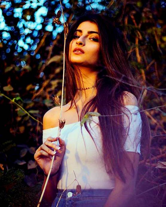 श्वेता तिवारी की बेटी पलक का नया फोटोशूट, वायरल हैं तस्वीरें