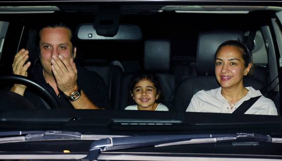 फैमिली संग डिनर डेट पर फरदीन खान, एक्टर की बेटी ने यूं दिए पोज