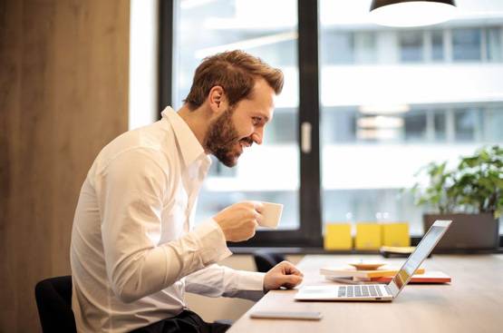 Valentines Day: भूलकर भी इन जगहों पर ना करें 'इजहार-ए-मोहब्बत'