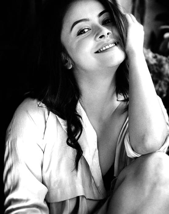 'गोपी बहू' का ग्लैमरस फोटोशूट, चर्चा में एक्ट्रेस का नया लुक