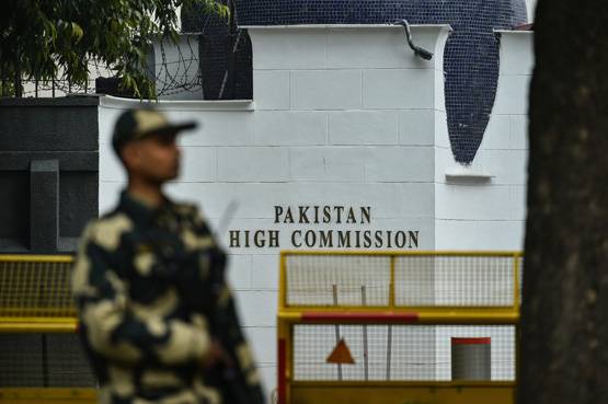 PHOTO: पुलवामा से गुस्से में देश, शहीदों के परिवार में मातम