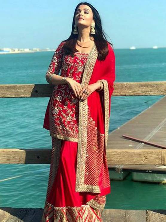 दोहा में ऐश्वर्या का एथनिक लुक, Viral है एक्ट्रेस का फोटोशूट