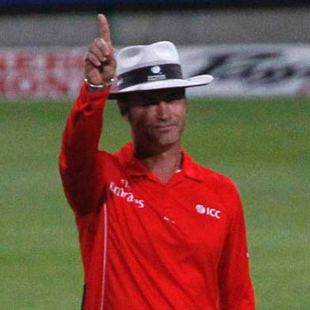 जानें- कितनी होती है अंपायर की फीस, इस तरह होता है सेलेक्शन