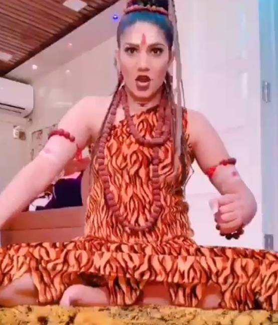 डांस क्वीन सपना चौधरी का नया अवतार, वायरल है वीडियो