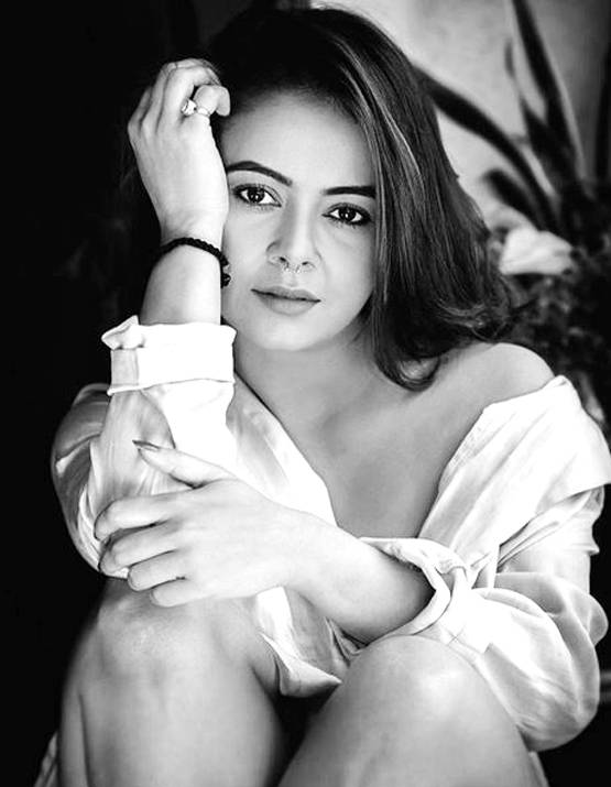 'गोपी बहू' का ग्लैमरस फोटोशूट, चर्चा में एक्ट्रेस का नया लुक