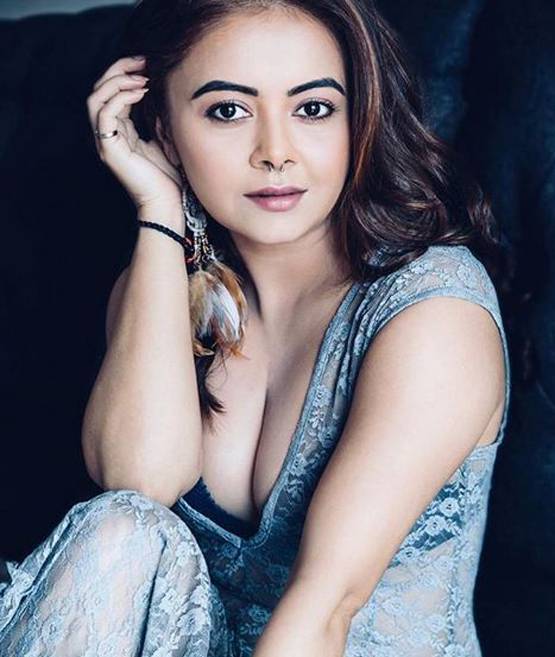 'गोपी बहू' का ग्लैमरस फोटोशूट, चर्चा में एक्ट्रेस का नया लुक