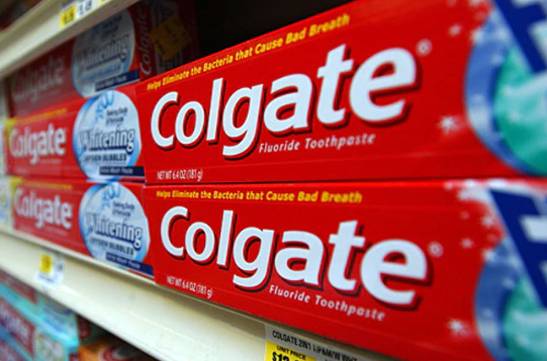 क्या है टूथपेस्ट पर बनी धारियों का मतलब, आपने किया है नोटिस?