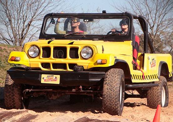 फिल्मों में फ्लॉप, पर रियलिटी शो में खतरनाक स्टंट कर रहीं शमिता