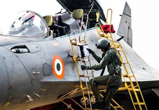 भारतीय वायुसेना के सामने कहां टिकती है पाकिस्तानी वायुसेना