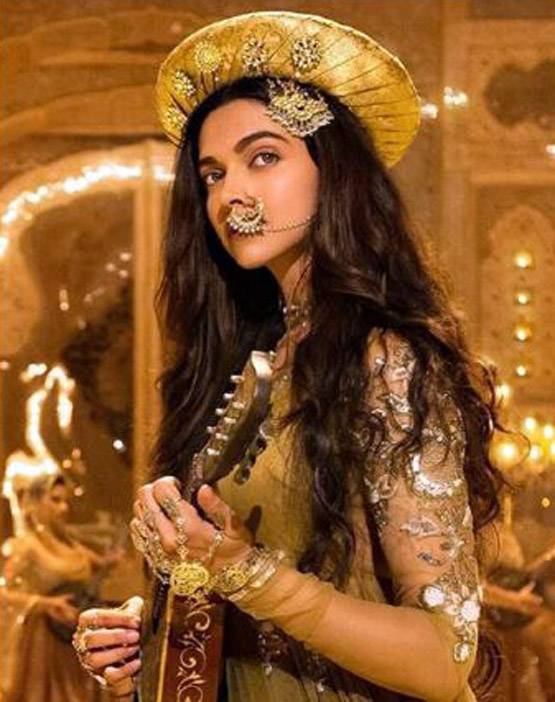 दीपिका में 3 हीरोइनों की सूरत देखते हैं भंसाली, एक हेमा मालिनी भी