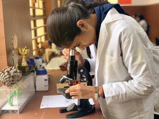 PHOTOS: ऐसे हैं दिल्ली के सरकारी स्कूल, पढ़ाई में हैं हिट