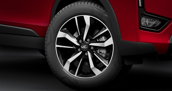 20 तस्वीरों में देखें नई Mahindra XUV 300 का कोना-कोना