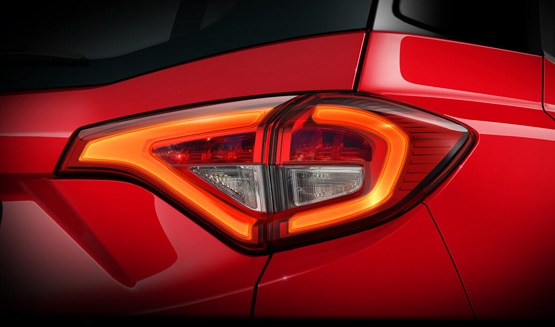 20 तस्वीरों में देखें नई Mahindra XUV 300 का कोना-कोना