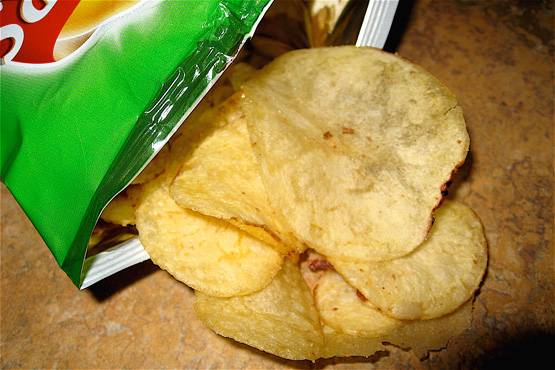 डायबिटीज है तो इन 8 चीजों से बना लें दूरी