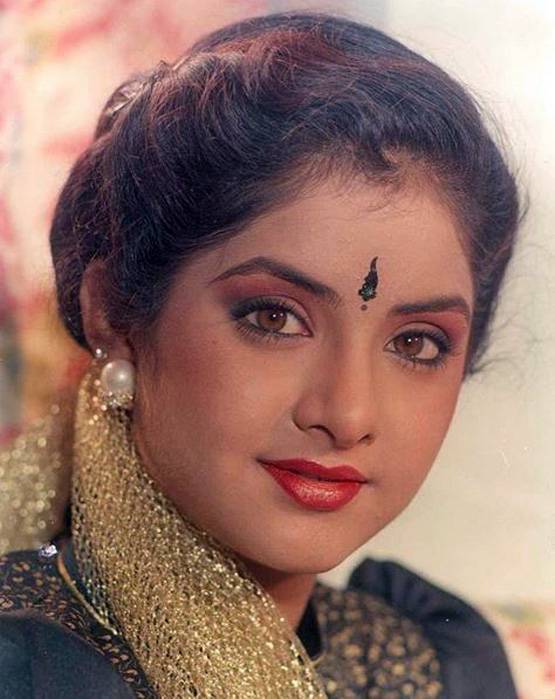 मौत से पहले दिव्या भारती के आखिरी 60 मिनट, कौन था उनके साथ?