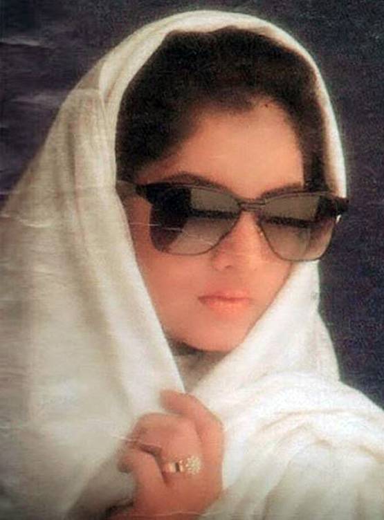 मौत से पहले दिव्या भारती के आखिरी 60 मिनट, कौन था उनके साथ?