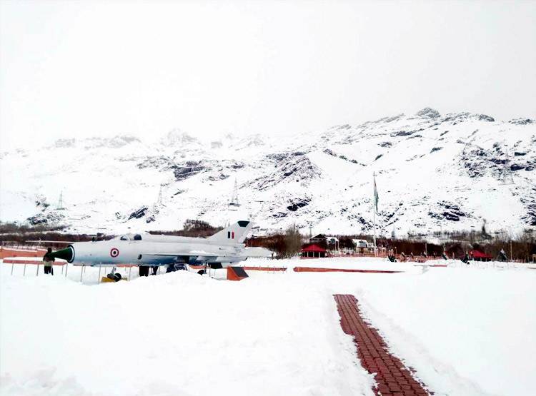 भारत का सबसे ठंडा इलाका, माइनस 31 डिग्री में जवान दे रहे पहरा