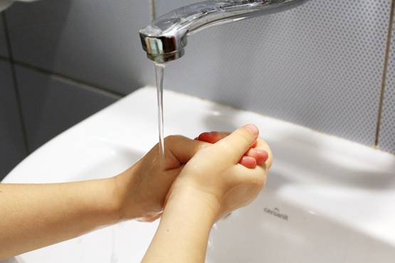 फॉक्स न्यूज के इस एंकर ने 10 साल से नहीं धोए हाथ