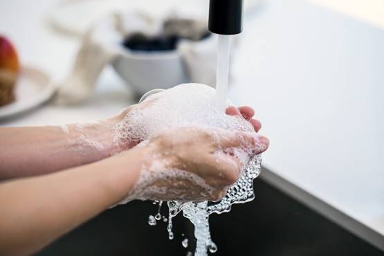 फॉक्स न्यूज के इस एंकर ने 10 साल से नहीं धोए हाथ