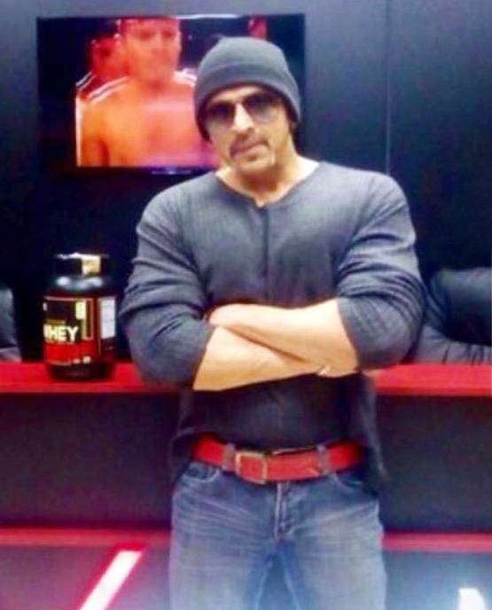 फ्लैट में मिली थी लाश, बेटे की वजह से शराबी बन गए थे महेश आनंद