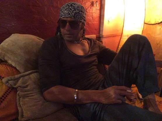 फ्लैट में मिली थी लाश, बेटे की वजह से शराबी बन गए थे महेश आनंद