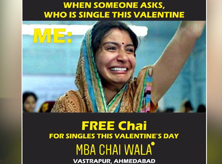 MBA चाय वाला! वैलेंटाइन डे पर प‍िला रहा स‍िंगल्स को फ्री में चाय