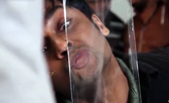 Kiss Day पर ट्विटर पर लोगों ने ऐसे लिए मजे, देखें फनी मीम्स