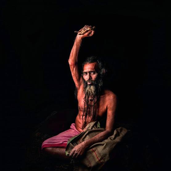 Kumbh 2019: तस्वीरों में देखिए नागाओं की रहस्यमयी दुनिया