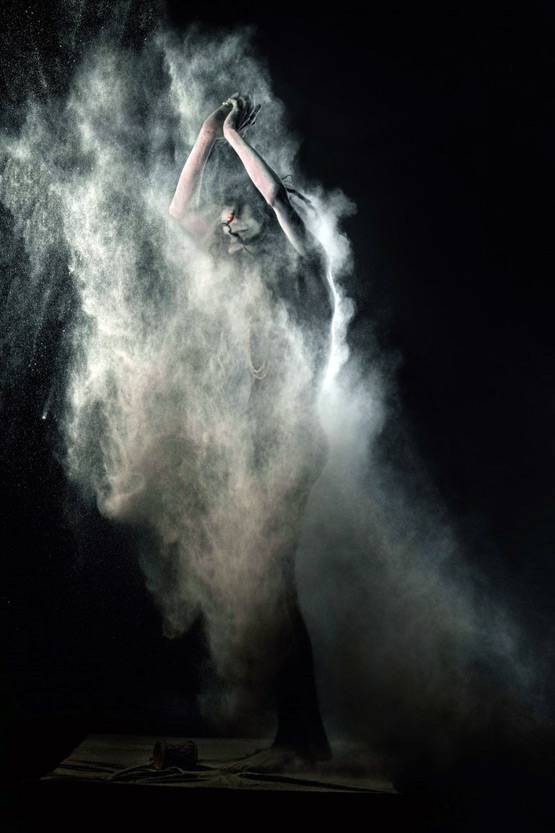 Kumbh 2019: तस्वीरों में देखिए नागाओं की रहस्यमयी दुनिया