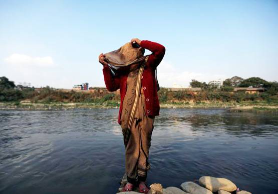 पीरियड्स में घर से बाहर बंद झोपड़ी में रह रही थी महिला, हुई मौत