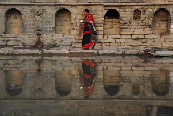 पीरियड्स में घर से बाहर बंद झोपड़ी में रह रही थी महिला, हुई मौत
