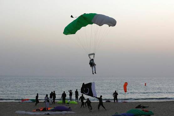 भारत-पाक के बीच अगर हुई जंग तो जानें कौन है कितना ताकतवर