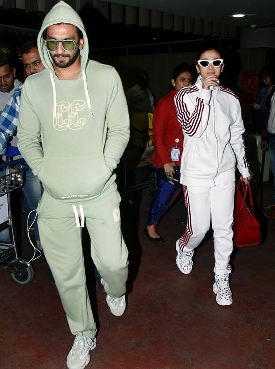 'गली बॉय' के रंग में रंगीं आलिया, रणवीर संग दिखा ये लुक