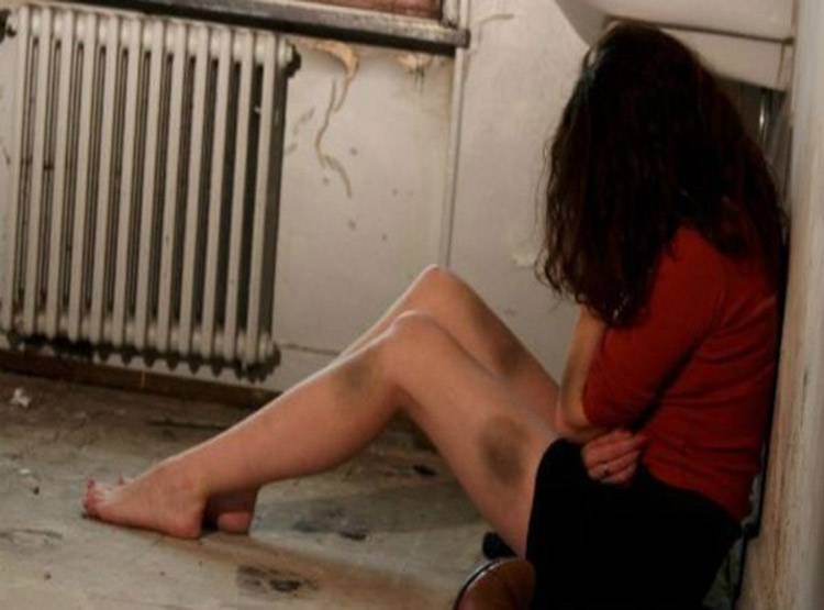 सेक्स टॉय से 19 साल की लड़की ने किया 25 साल की महिला से रेप